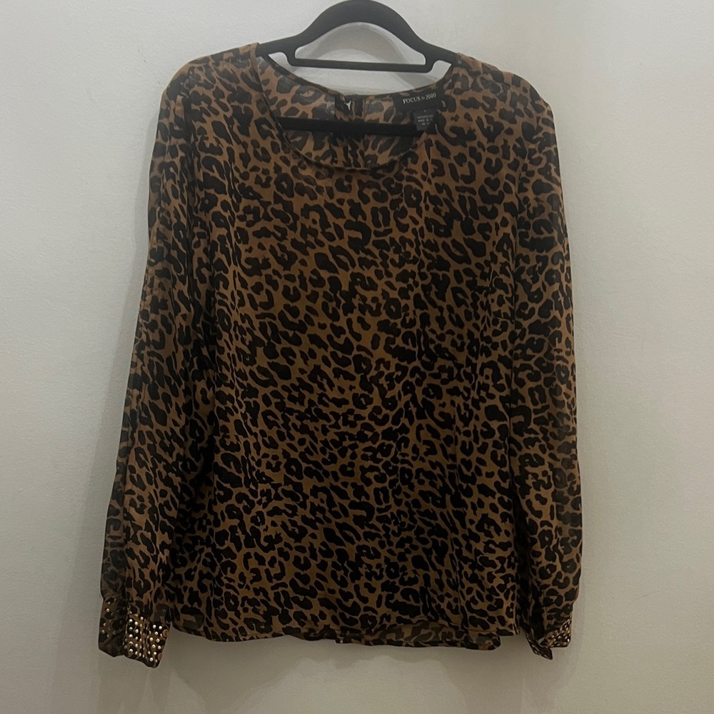 Focus 2000 Leopard Print long sleeves Blouse in Brown and Black - Picture 2 of 7